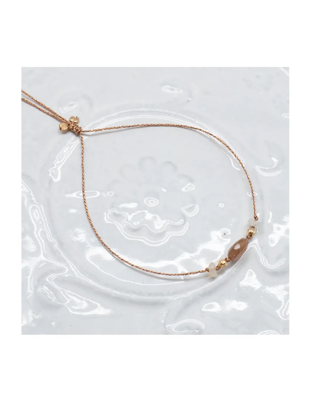 BIANCA - BRACELET ANDALOUSITE ET OPALES BLANCHES SUR CORDON LUREX
