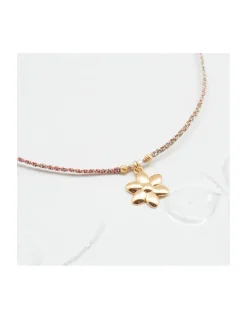 BIANCA - COLLIER CHARM FLEUR OCÉANE, PERLES D'EAU DOUCE ET PERLES PLAQUÉES OR SUR CORDON LUREX