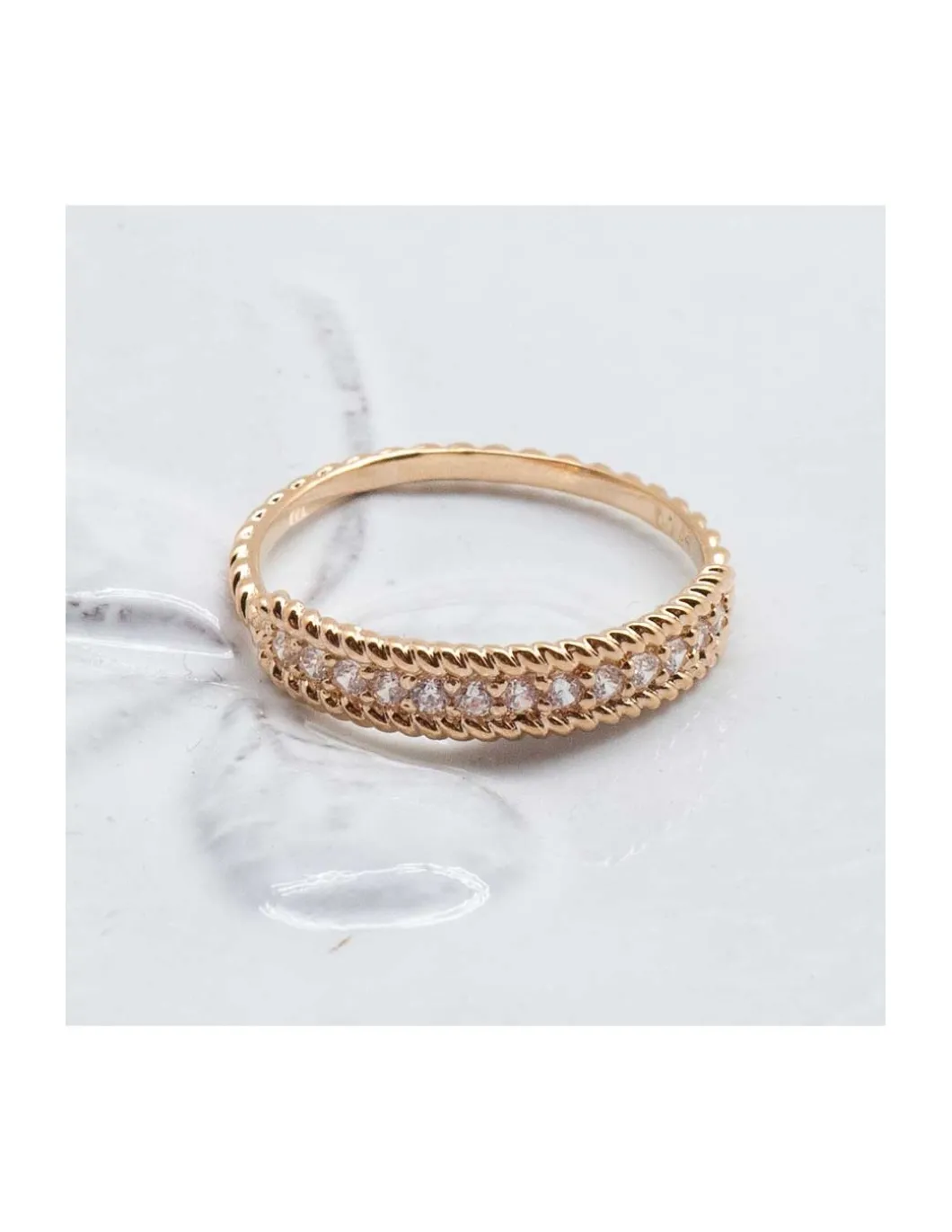 BINGO - BAGUE LONG BEACH PLAQUÉE OR ET SERTIE DE ZIRCONS BLANCS