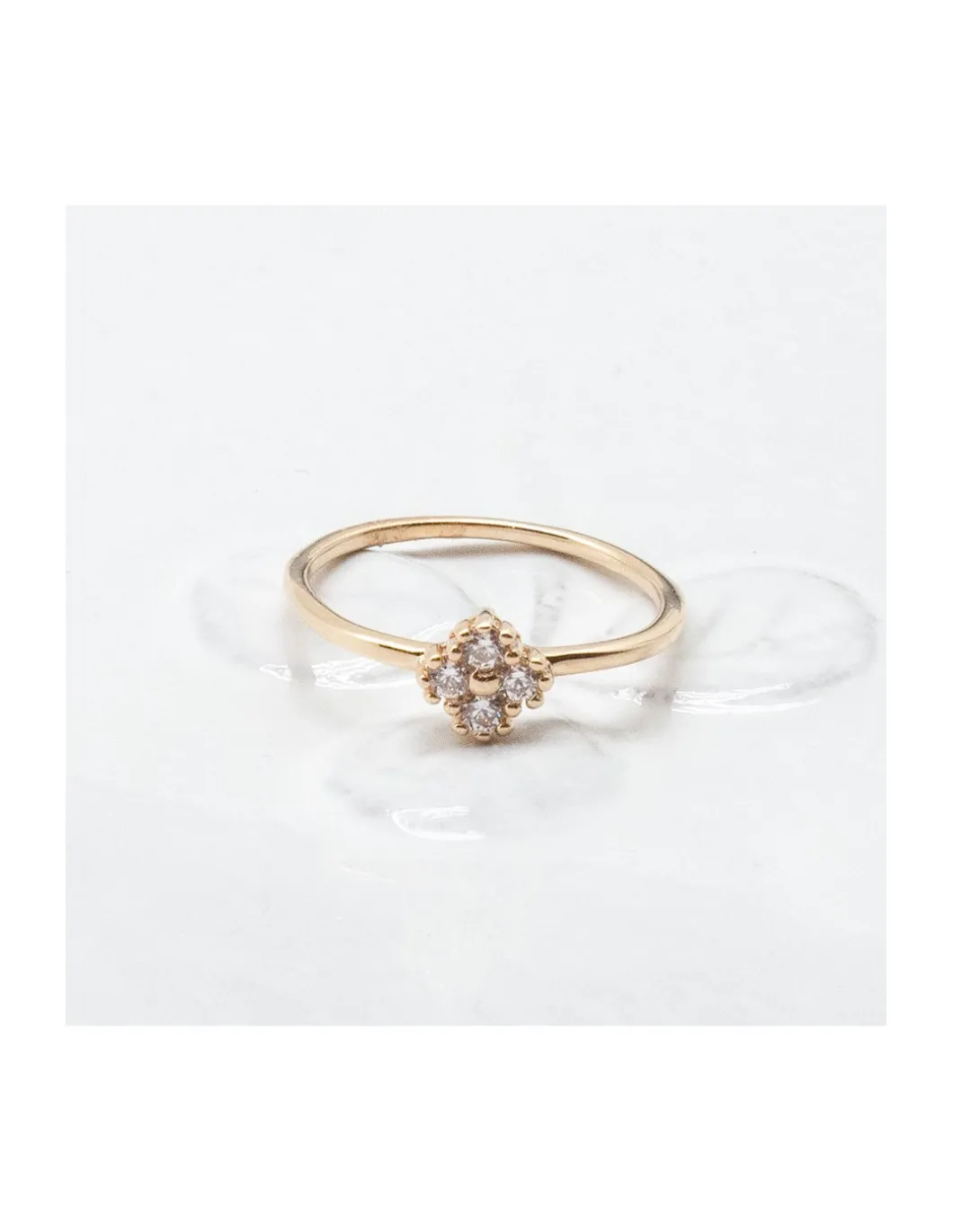 BINGO - BAGUE PLAQUÉE OR ET FLEUR EN ZIRCONS