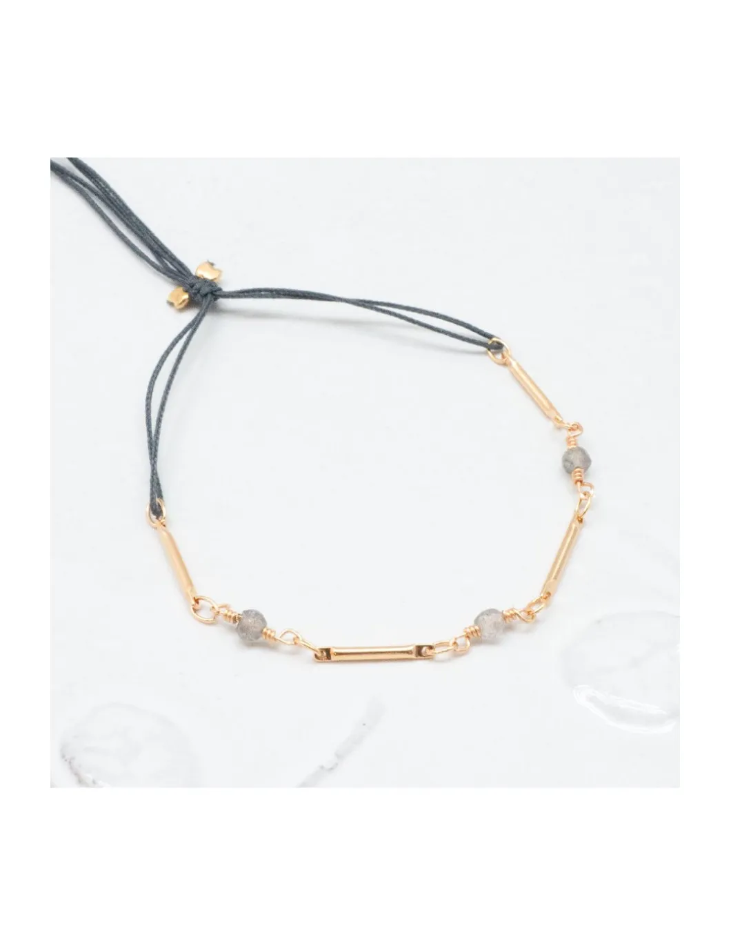 CANNES - BRACELET CHAÎNE PLAQUÉE OR ET 6 LABRADORITES SUR CORDON