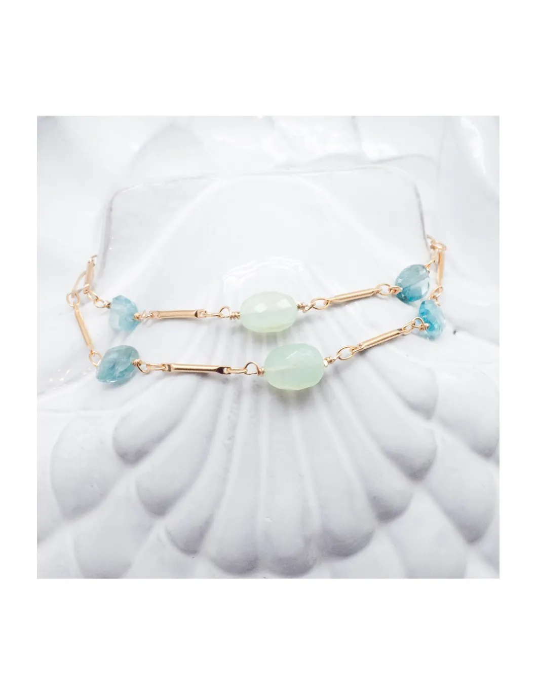 CANNES - BRACELET CHAÎNE PLAQUÉE OR, OPALE DU PÉROU ET ZIRCONS SUR CORDON