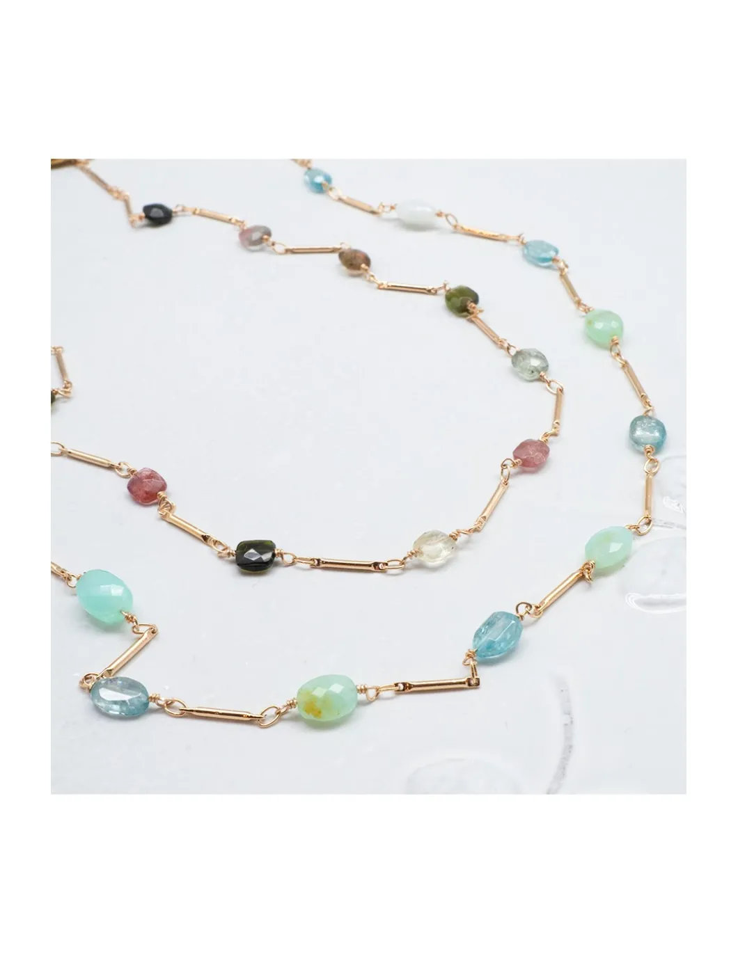 CANNES - COLLIER CHAÎNE PLAQUÉE OR, OPALES DU PÉROU ET ZIRCONS INTÉGRÉS À LA CHAÎNE