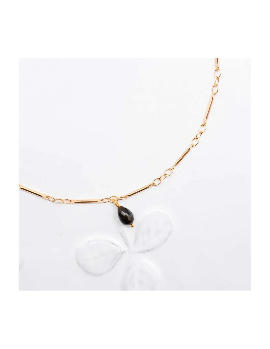CANNES - COLLIER TOURMALINE GOUTTE SUR CHAÎNE TUBES FINS
