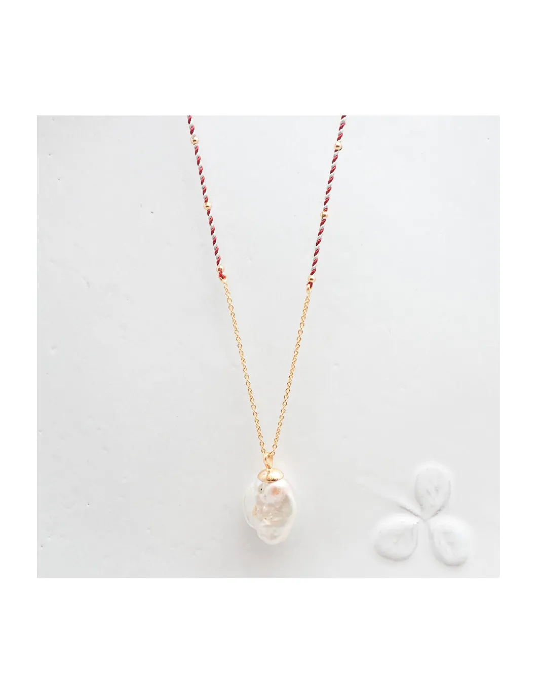 COLLIER - MOOREA 2 - GRENAT ET PERLE IRRÉGULIÈRE