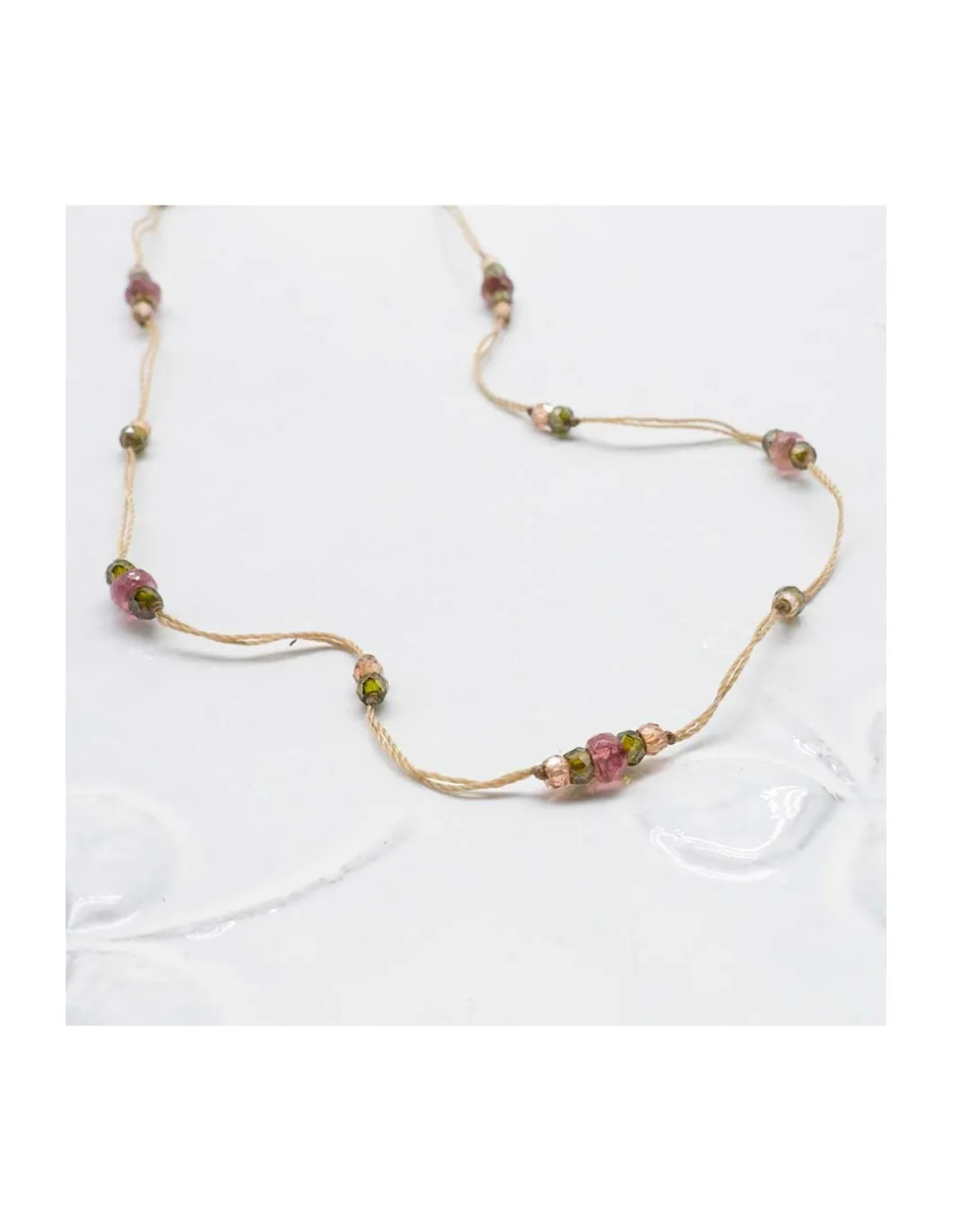 COLLIER COURT MIX DE PIERRES SEMI-PRÉCIEUSES - N°652