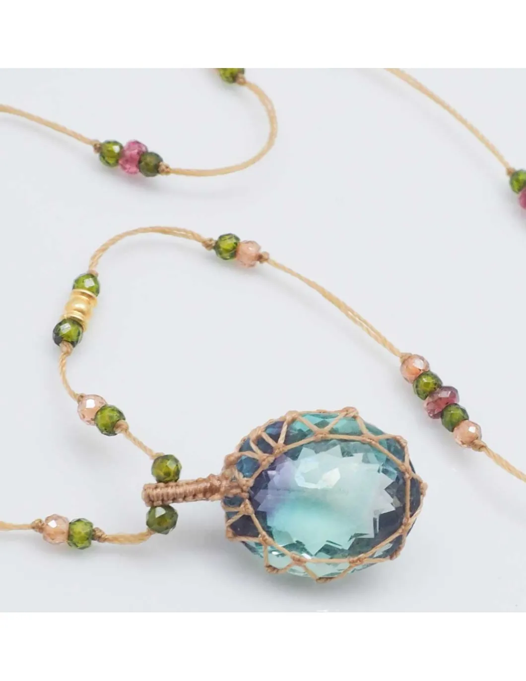 COLLIER TIBETAIN COURT FLUORITE RAINBOW N°902