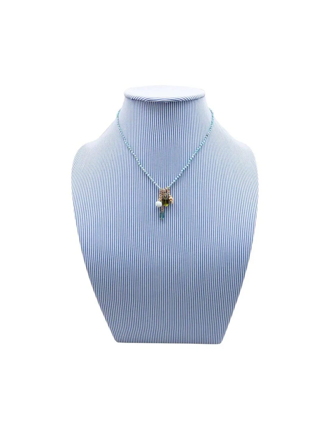 GIGI - COLLIER COURT TURQUOISES WHITISH ET CHARMS TONS BLEUS