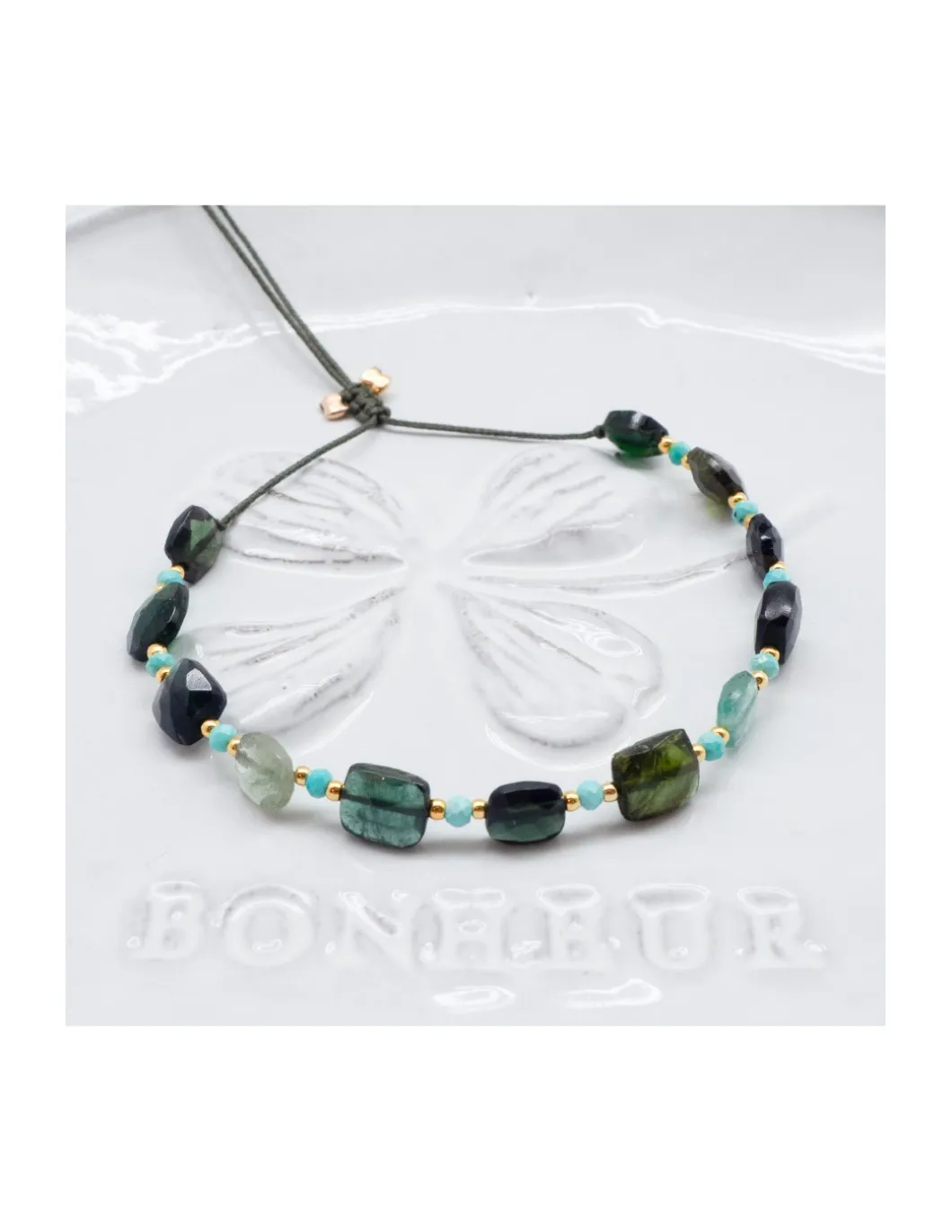 HOLLY TOURMALINES - BRACELET 12 TOURMALINES VERTES CARREES ET 11 TURQUOISES ENTRE PERLES DORÉES