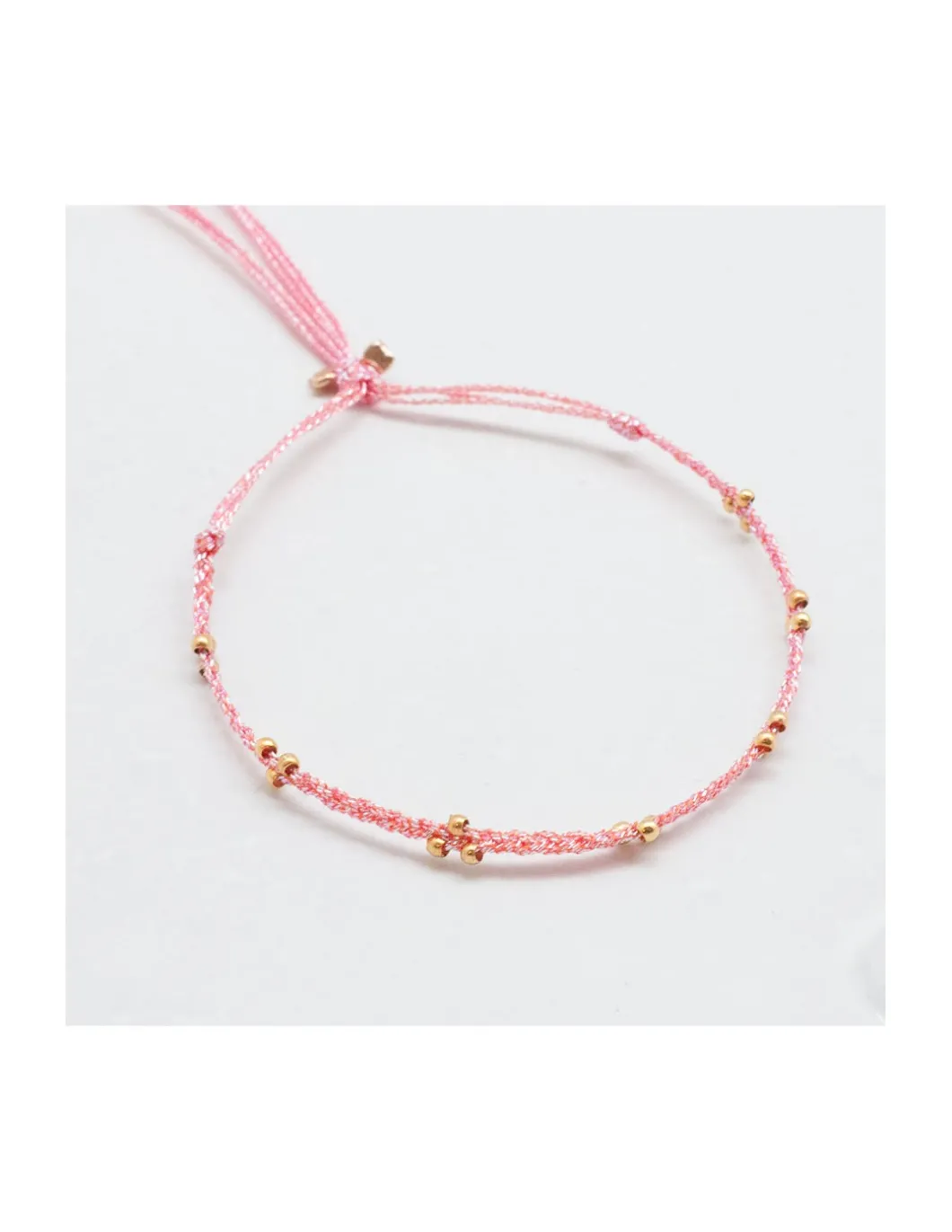JANE - BRACELET PERLES DORÉES SUR CORDON LUREX