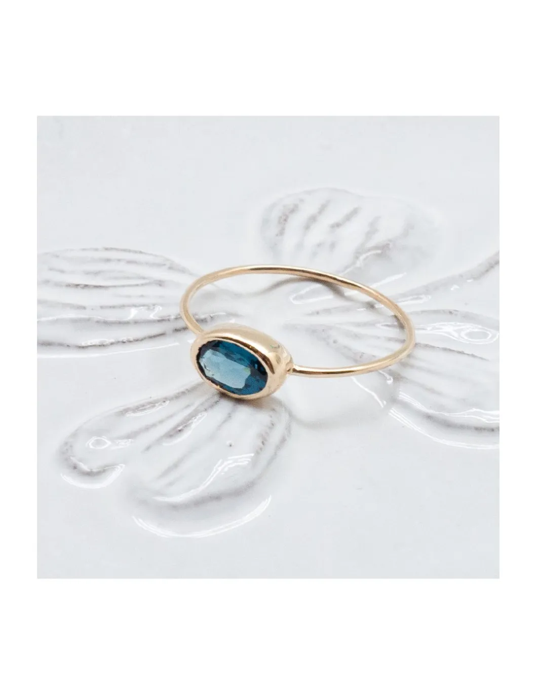 JOHRI - BAGUE EN OR ET LONDON BLUE TOPAZ OVALE N°2