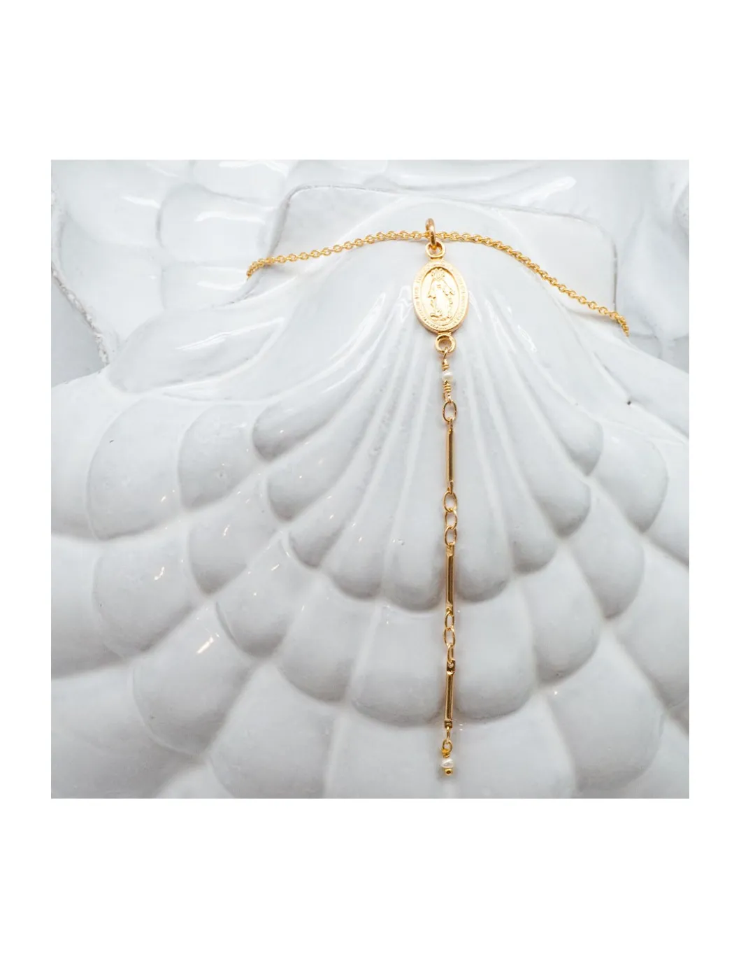 MADONE - COLLIER PERLES DE CULTURE ET MÉDAILLE MADONE