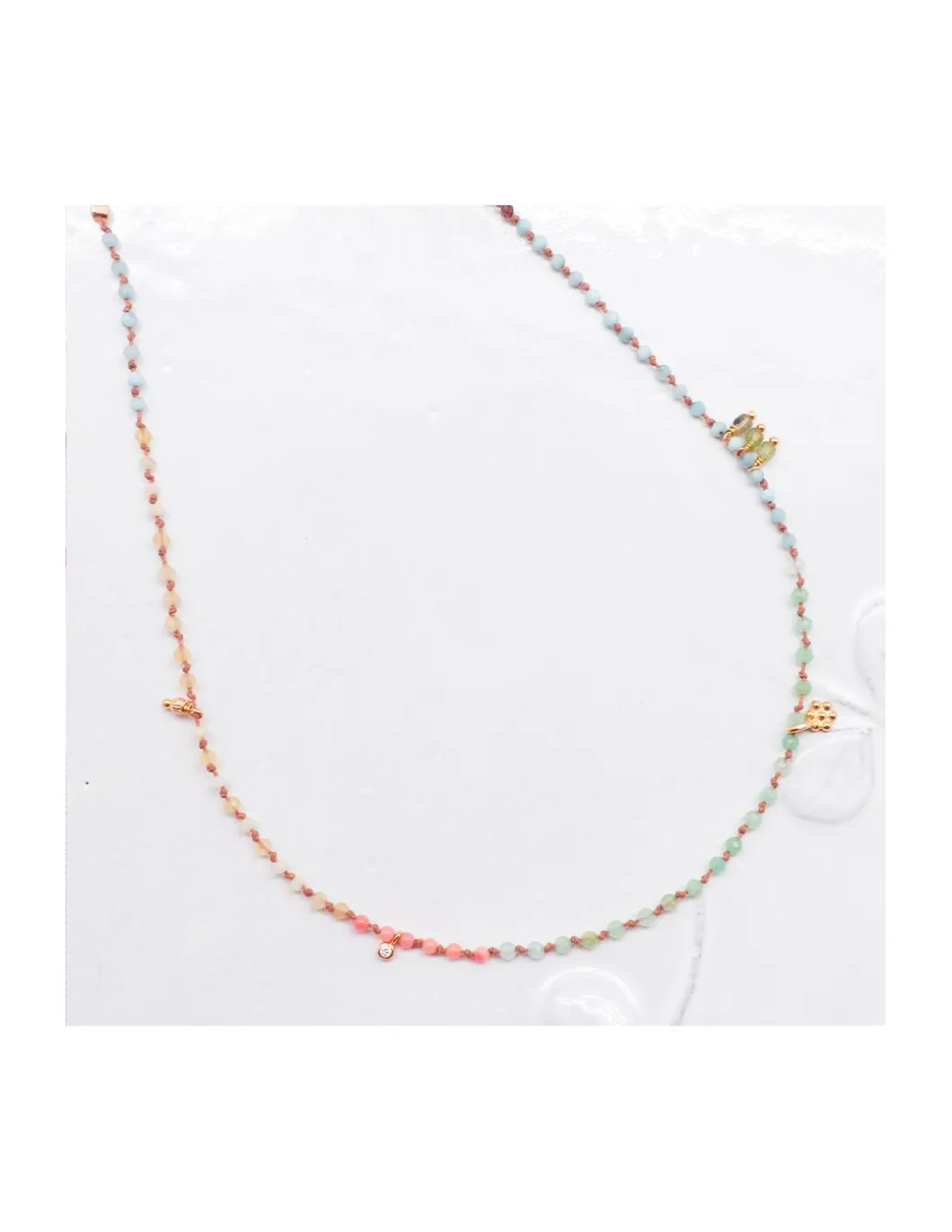 RIO - COLLIER ARC EN CIEL TOURMALINES VERTES, OPALES JAUNES, LARIMARS, RHODOLITES, CHRYSOPRASES ET CORAIL BAMBOO SUR CORDON