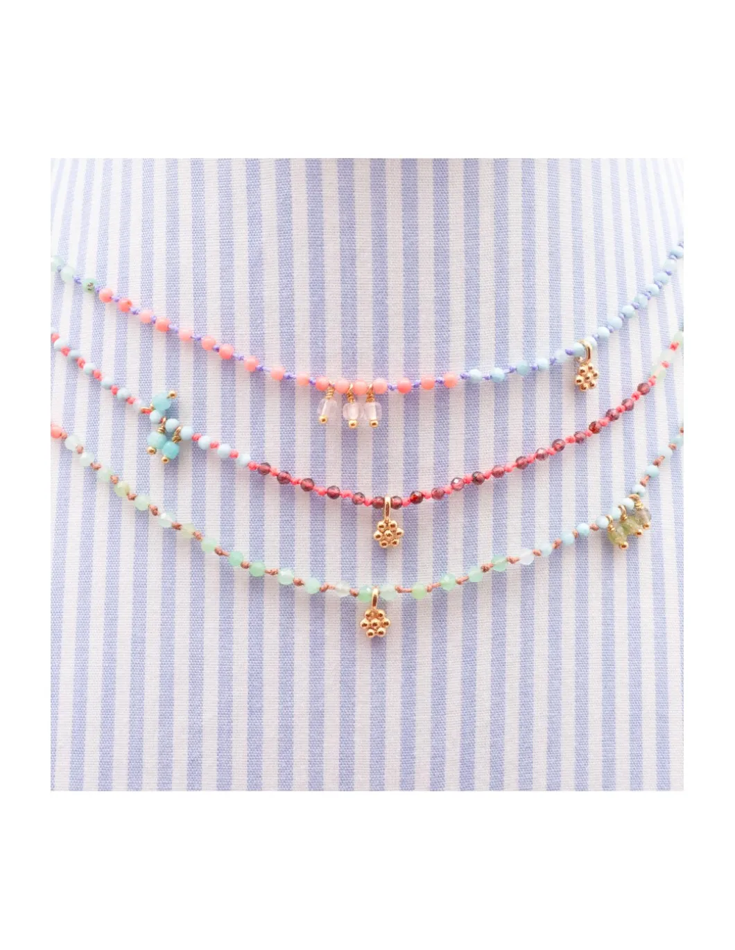 RIO - COLLIER ARC EN CIEL TOURMALINES VERTES, OPALES JAUNES, LARIMARS, RHODOLITES, CHRYSOPRASES ET CORAIL BAMBOO SUR CORDON