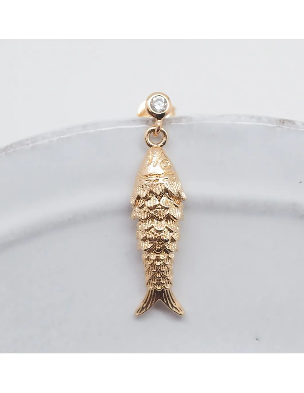 SCANDALE - BOUCLE D'OREILLE PUCE ET CHARM PETIT POISSON ARTICULÉ