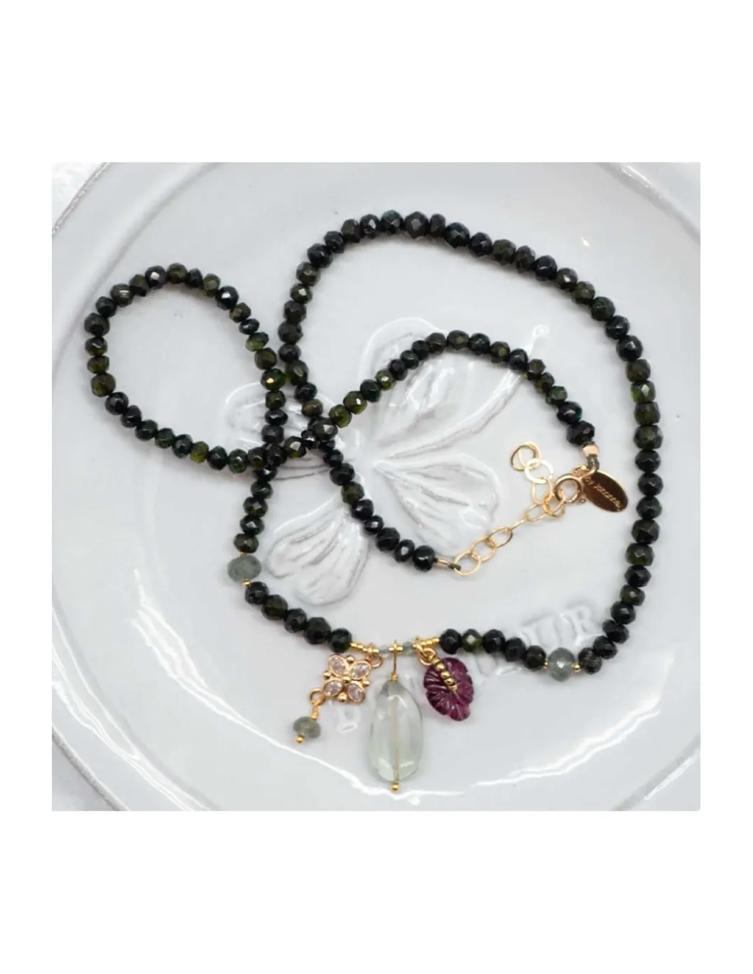 SWEET M - COLLIER TOURMALINES DARK, AQUAMARINES ORAGE, APATITES GREENISH ET 3 CHARMS